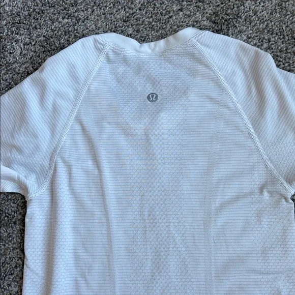 Lululemon white t-shirt. Hip length size 2 - Picture 2 of 2